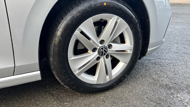 Volkswagen Golf 2.0 TDI Life 5dr DSG Diesel Hatchback